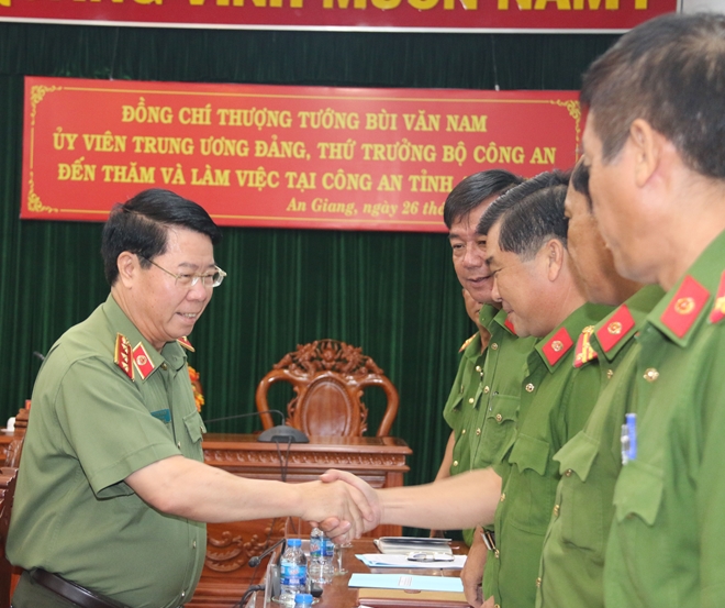 Thứ trưởng Bùi Văn Nam kiểm tra công tác tại Công an An Giang - Ảnh minh hoạ 3