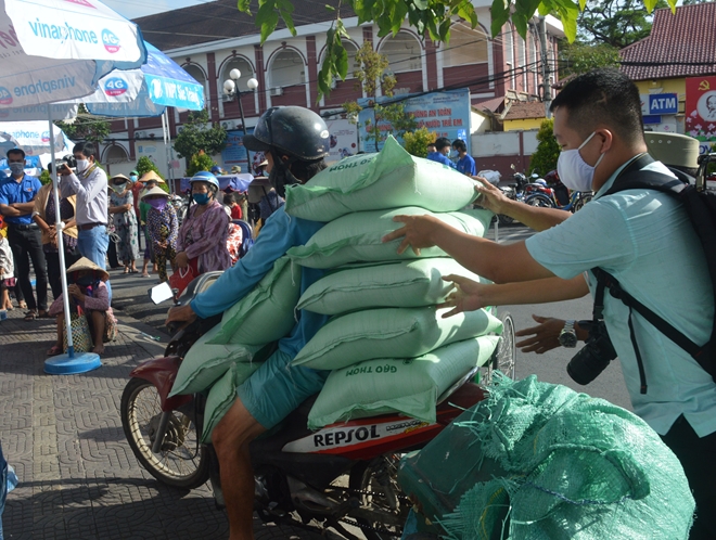 Cây ATM gạo đầu tiên hỗ trợ người nghèo ở Sóc Trăng - Ảnh minh hoạ 6