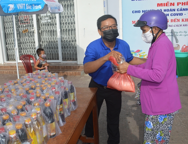 Cây ATM gạo đầu tiên hỗ trợ người nghèo ở Sóc Trăng - Ảnh minh hoạ 3