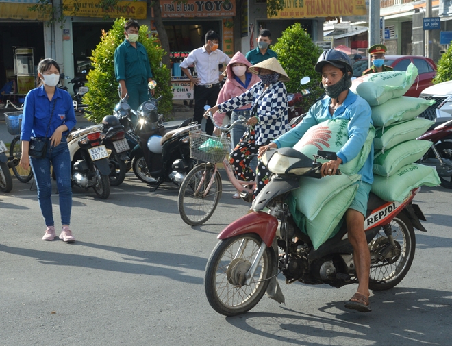 Cây ATM gạo đầu tiên hỗ trợ người nghèo ở Sóc Trăng - Ảnh minh hoạ 5