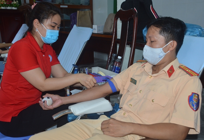Công an tỉnh Sóc Trăng tiếp tục hiến máu tình nguyện - Ảnh minh hoạ 2