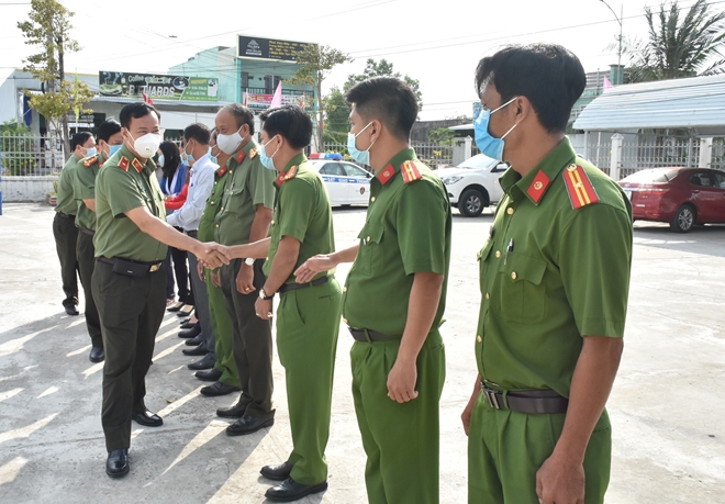 Thứ trưởng Lê Tấn Tới tiếp tục kiểm tra công tác tại Bạc Liêu và Cà Mau