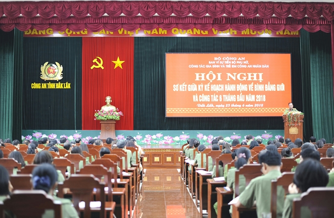 Tăng cường công tác bình đẳng giới, vì sự tiến bộ của phụ nữ trong CAND - Ảnh minh hoạ 2