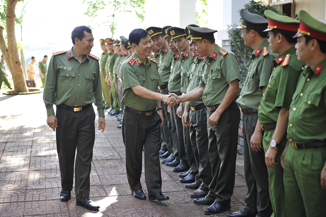 Thứ trưởng Nguyễn Văn Sơn kiểm tra công tác tại Công an Đắk Nông