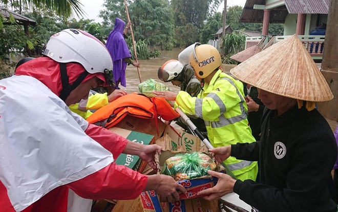 Sơ tán hàng trăm người dân khỏi vùng mưa lũ bão số 6 - Ảnh minh hoạ 5
