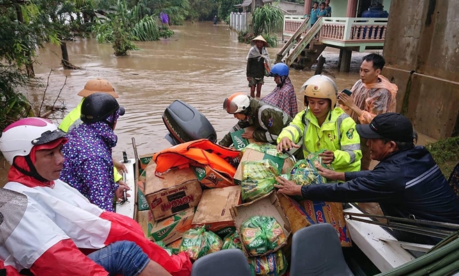 Sơ tán hàng trăm người dân khỏi vùng mưa lũ bão số 6 - Ảnh minh hoạ 4