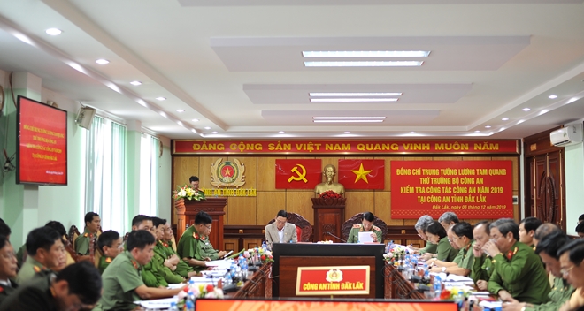 Thứ trưởng Lương Tam Quang kiểm tra công tác Công an Đắk Lắk