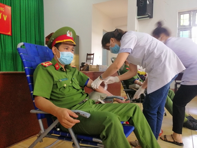 Hơn 350 cán bộ, chiến sỹ Công an Đắk Lắk tham gia hiến máu
