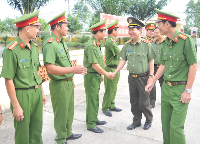 Thứ trưởng Nguyễn Văn Sơn kiểm tra công tác tại Trại giam Long Hoà