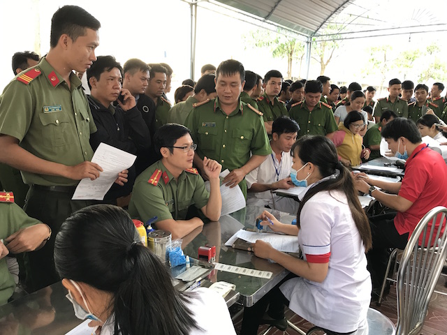 Hơn 300 cán bộ chiến sĩ Công an tham gia hiến máu tình nguyện