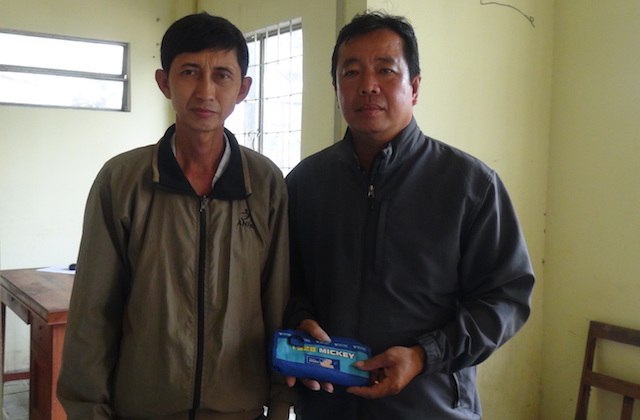 Nhân viên nhà hỏa táng trả 2 lượng vàng cho người bỏ quên