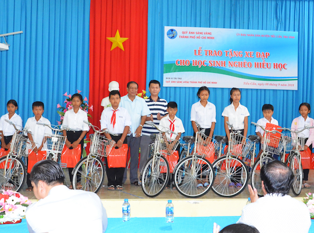 Công an Trà Vinh tiếp tục trao 50 xe đạp cho học sinh - Ảnh minh hoạ 2
