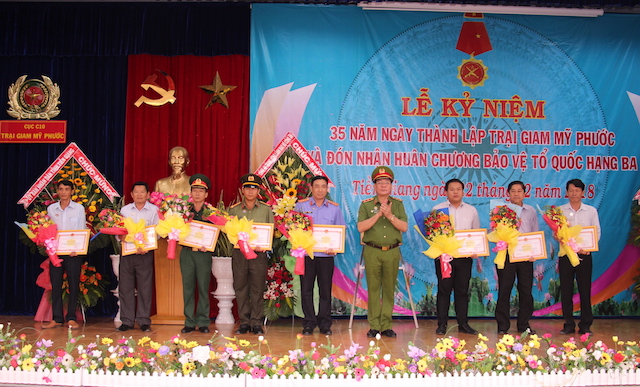 Trại giam Mỹ Phước đón nhận Huân chương Bảo vệ Tổ quốc Hạng Ba - Ảnh minh hoạ 10
