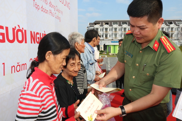 Sâu lắng tình xuân với người dân nghèo trên biển Tây Nam - Ảnh minh hoạ 7