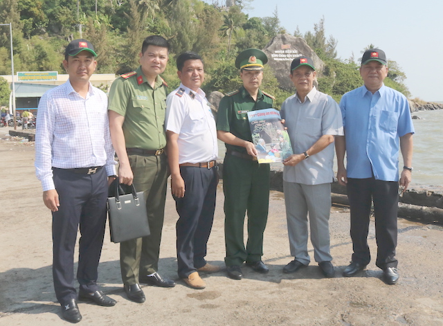 Sâu lắng tình xuân với người dân nghèo trên biển Tây Nam