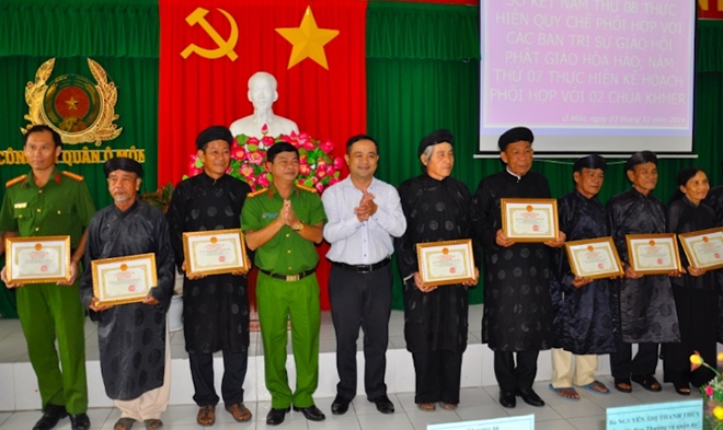 Sơ kết quy chế phối hợp “Đảm bảo ANTT trong dân tộc Khmer và Ban trị sự Phật giáo Hòa Hảo”