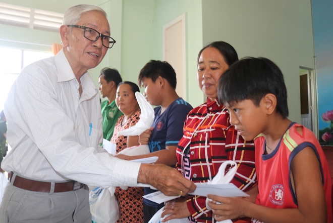 Mang yêu thương về với người dân vùng biên giới đất Sen Hồng - Ảnh minh hoạ 9