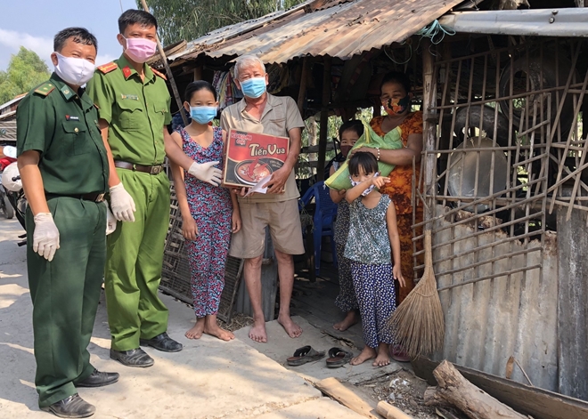 Công an tỉnh Đồng Tháp chung tay phòng chống dịch COVID-19 - Ảnh minh hoạ 3