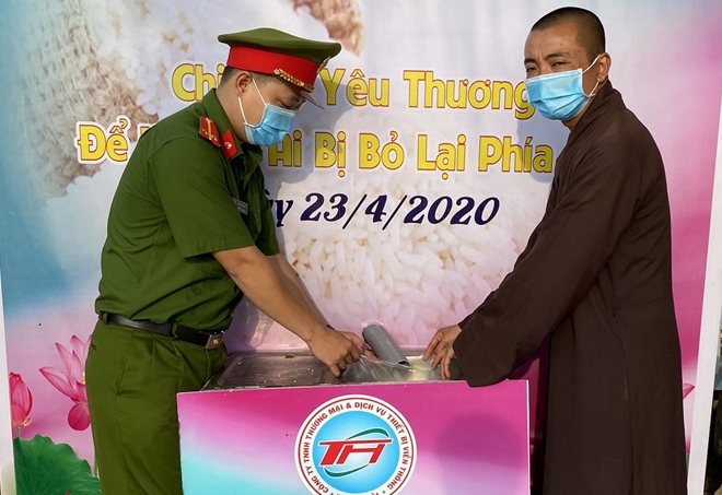 Triển khai “ATM gạo” ở huyện biên giới Tân Hồng