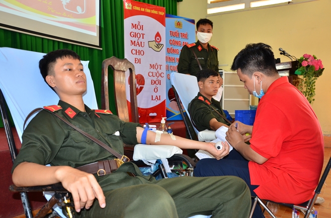 Công an các tỉnh Đồng Tháp, Tiền Giang tham gia hiến máu tình nguyện - Ảnh minh hoạ 2