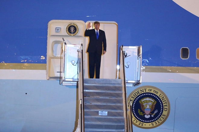 Tổng thống Trump tới Việt Nam tối 26-2. Ảnh: Thiện Minh