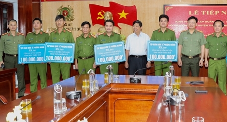 Báo CAND và Tập đoàn Quốc tế Phượng Hoàng ủng hộ Công an tỉnh Thừa Thiên Huế