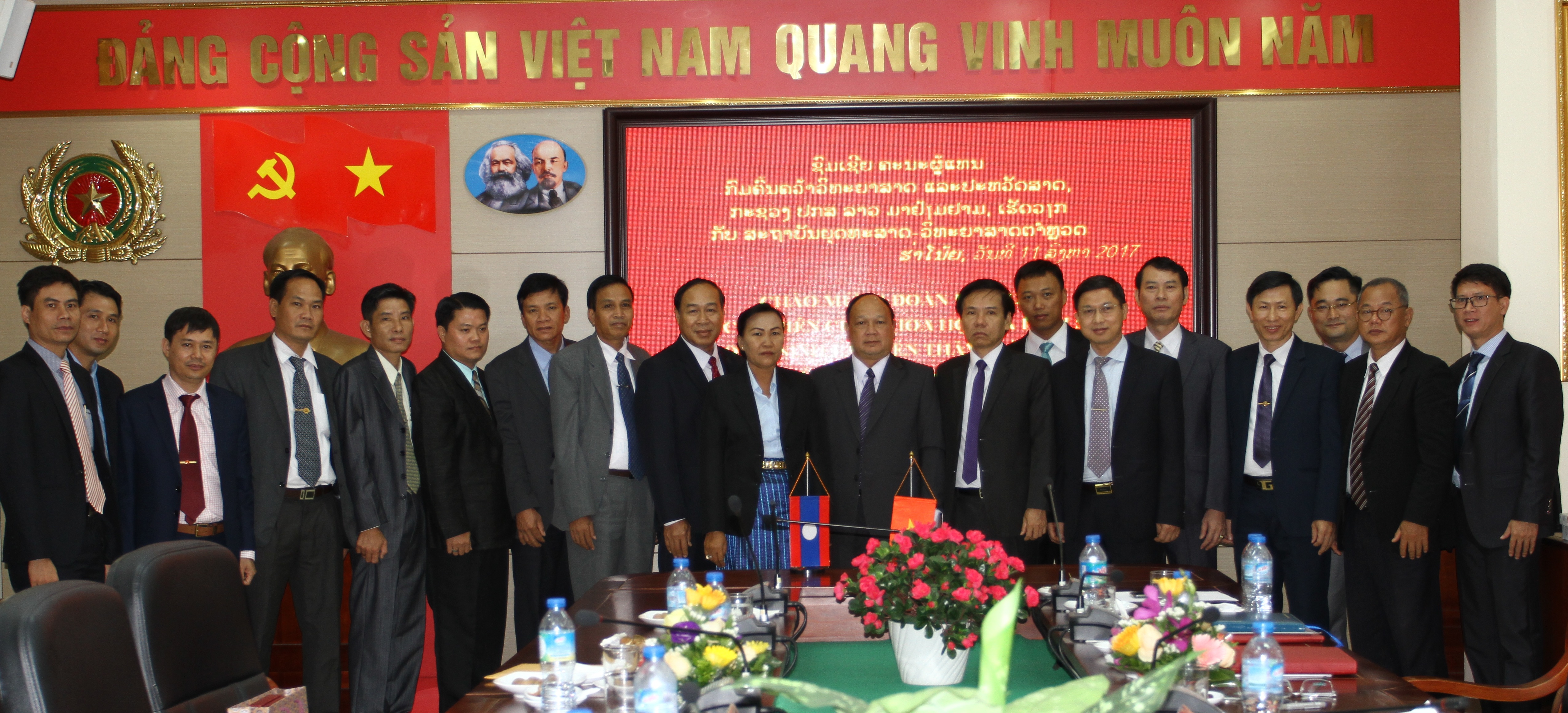 Tăng cường công tác nghiên cứu giữa Bộ Công an Việt Nam và Bộ An ninh Lào