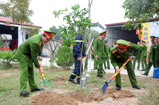 Công an các đơn vị, địa phương phát động “Tết trồng cây” mừng Đảng, mừng Xuân