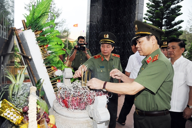 Nhiều hoạt động thiết thực hướng về biển, đảo quê hương - Ảnh minh hoạ 3