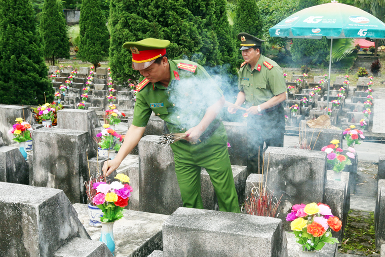 Tri ân các anh hùng, liệt sĩ tại Hà Giang