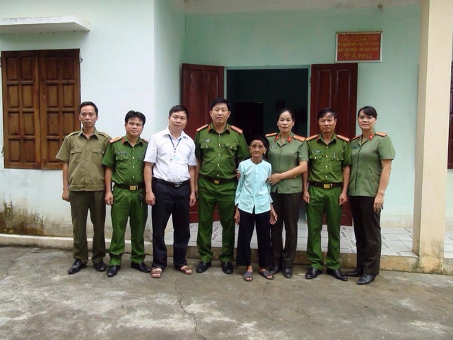 Công an tỉnh Hà Giang thăm hỏi, tri ân các gia đình chính sách trên địa bàn - Ảnh minh hoạ 2