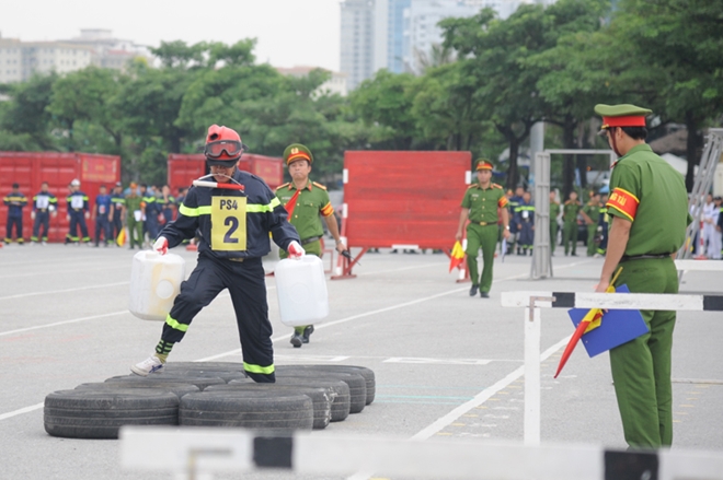 Khai mạc Hội thi thể thao Nghiệp vụ cứu nạn cứu hộ PCCC TP Hà Nội - Ảnh minh hoạ 9
