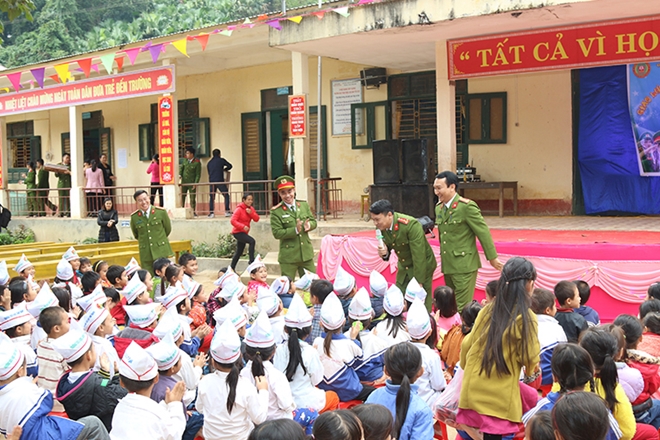 Nhiều hoạt động nghĩa tình của tuổi trẻ Trường Trung cấp Cảnh sát vũ Trang tại Thanh Hóa - Ảnh minh hoạ 8