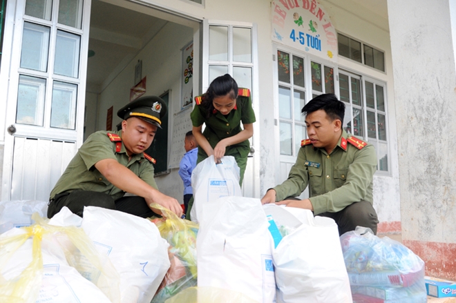 Ấm áp tình người nơi “rốn” lũ Hà Quảng - Ảnh minh hoạ 16