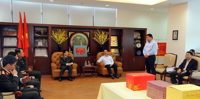 Thứ trưởng Bùi Văn Nam kiểm tra công tác ứng trực tại Sân bay Nội Bài - Ảnh minh hoạ 2