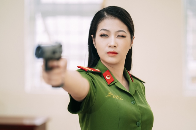 Nữ Cảnh sát tài năng nổi bật trong cuộc thi sắc đẹp các dân tộc