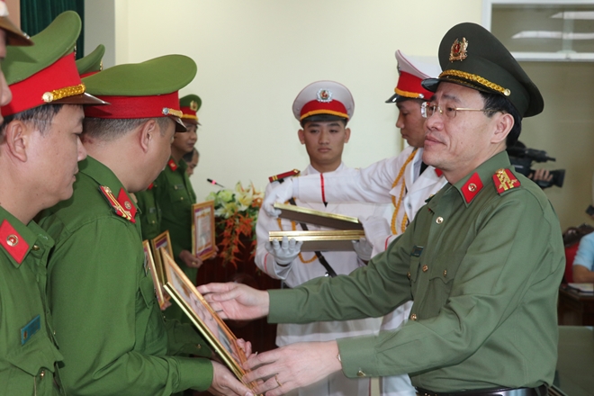 Công an tỉnh Nam Định khen thưởng 6 tập thể, 26 cá nhân