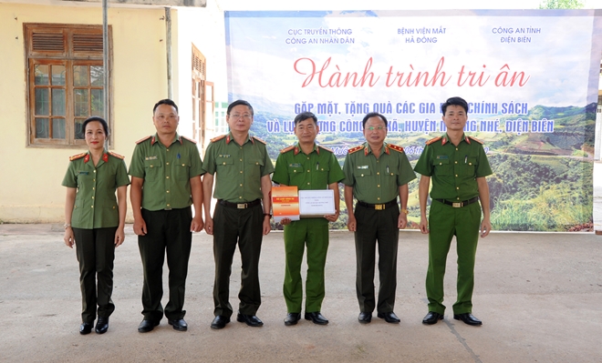 Cục Truyền thông CAND sẻ chia khó khăn với đồng bào huyện Mường Nhé - Ảnh minh hoạ 15