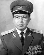 Trung tướng Lê Quang Đạo, nguyên Chủ tịch Quốc hội, trong chiến dịch Điện Biên Phủ là Chính ủy Đại đoàn 308. Trong ngôi nhà kỷ niệm ở góc phố Điện Biên ... - 6_trung152
