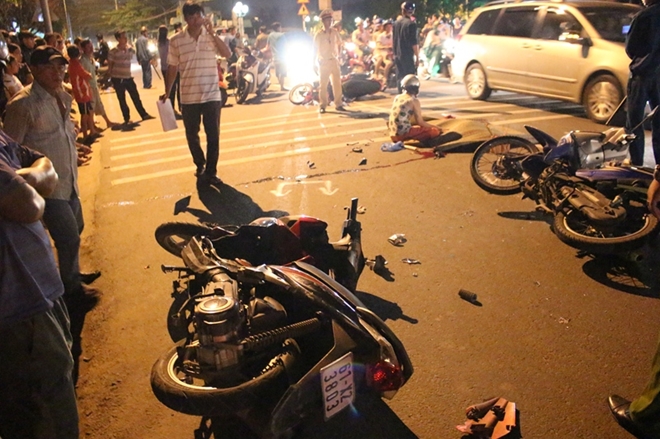 Truy tìm xe máy gây tai nạn khiến 3 người thương vong