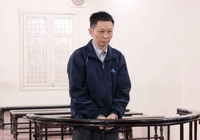 Thủ kho 'độn' gạch vào hàng nghìn thùng sữa