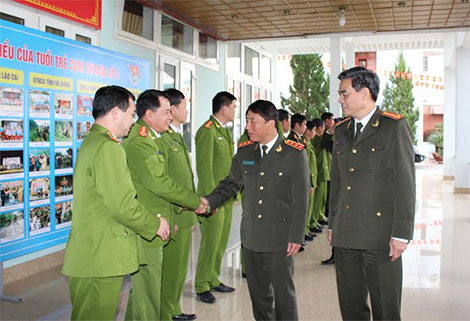 Thứ trưởng Trần Việt Tân làm việc tại Công an tỉnh Sơn La