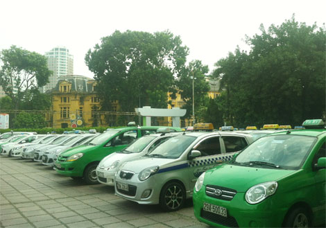 Có hay không chuyện DN bắt tay nhau chây ỳ giảm cước vận tải?