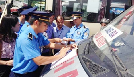 120 phương tiện vận tải bị thu hồi phù hiệu