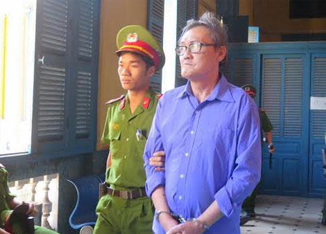 Giám đốc 63 tuổi lừa đảo lĩnh 19 năm tù