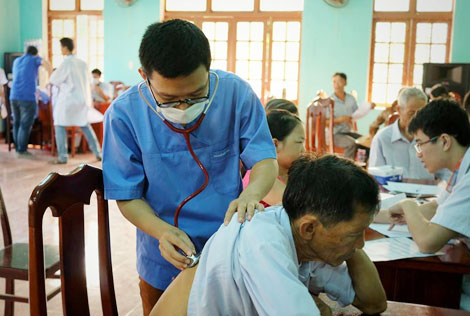 Vì bác sĩ chúng tôi không phải “mặt gỗ”