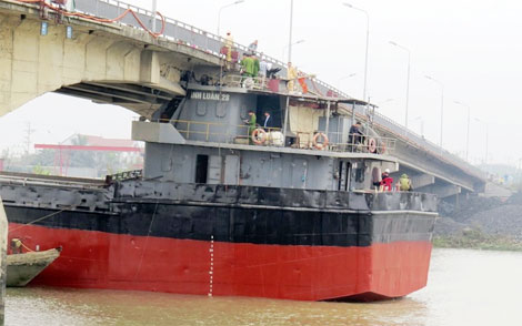 Điều tra vụ tàu đâm gẫy dầm cầu An Thái, Hải Dương