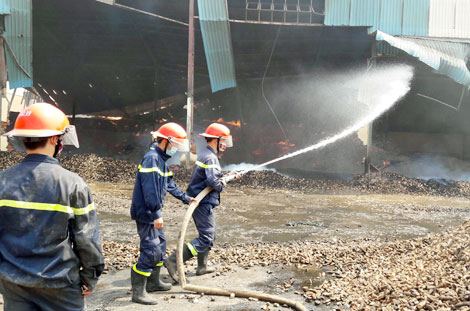 Kho đang thế chấp ngân hàng trị giá 60 tỷ bốc cháy "bí ẩn"