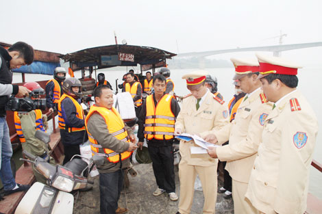 Chuyện thật như đùa: Hơn 90% phương tiện đường thủy "ngoài vòng pháp luật"