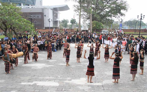 Giới thiệu văn hóa truyền thống của đồng bào Cơ tu